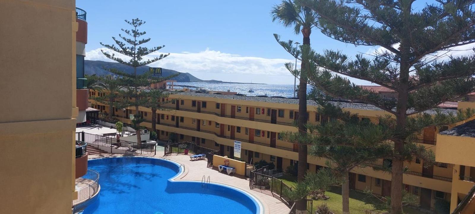 Firstline Apartment Los Cristianos Arona  Buitenkant foto