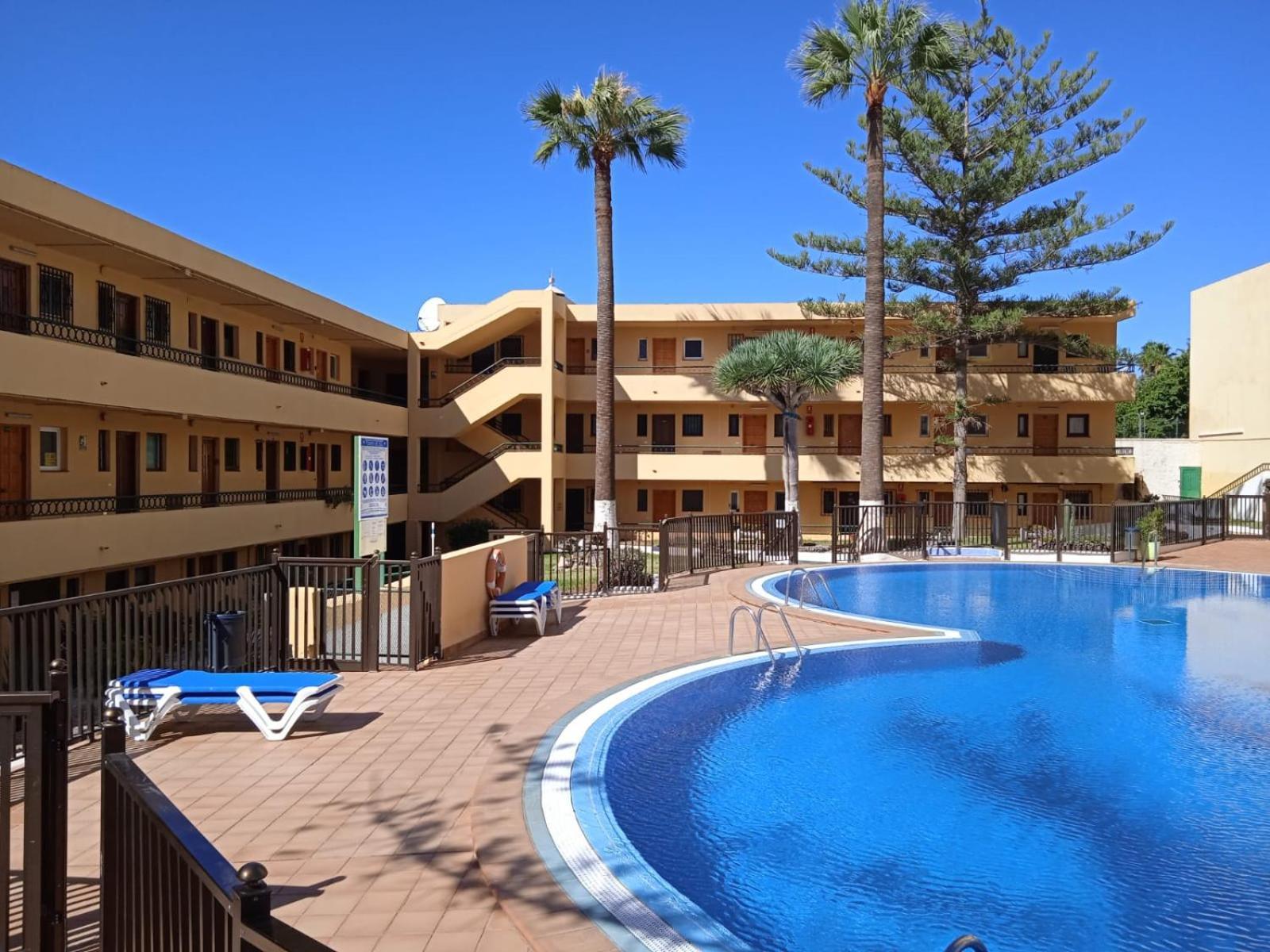 Firstline Apartment Los Cristianos Arona  Buitenkant foto